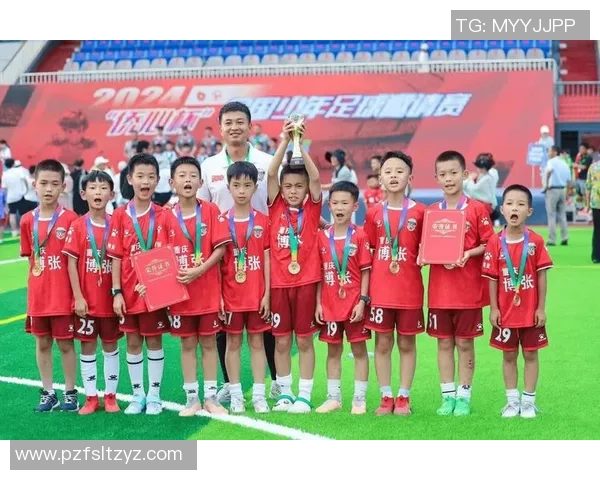 重庆足球队灵活性变革引发热议探讨未来发展新方向